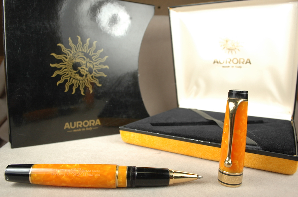 Pre-Owned Pens: 4301: Aurora: Optima Sole